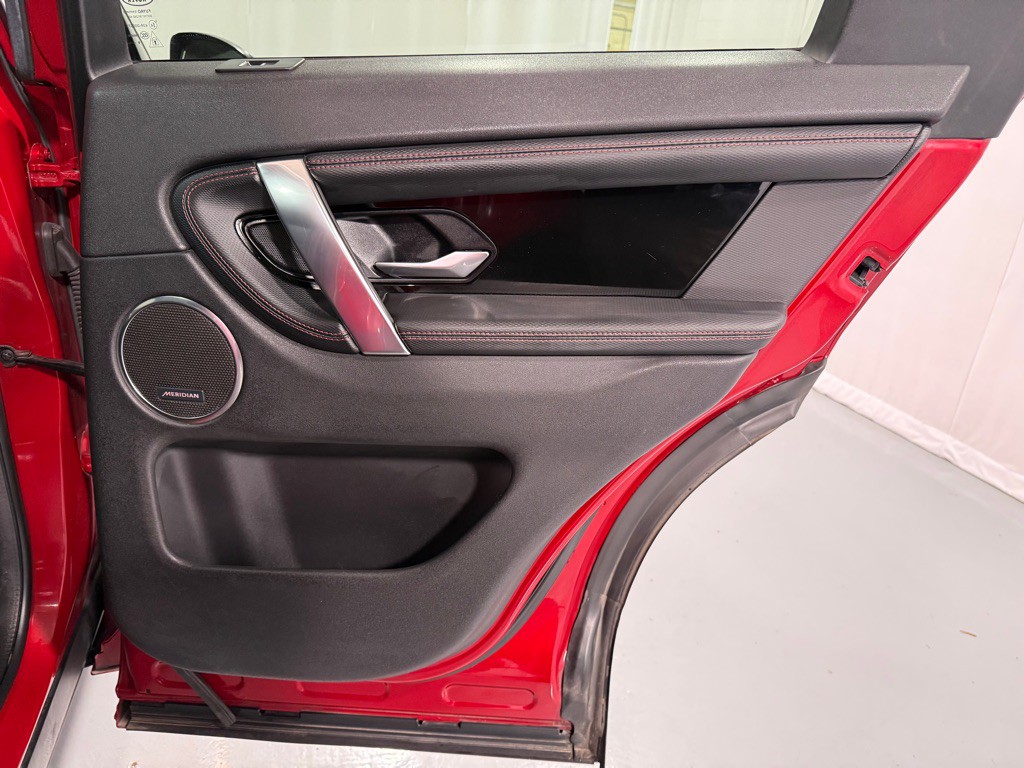 2020 Land Rover Discovery Sport Image 27