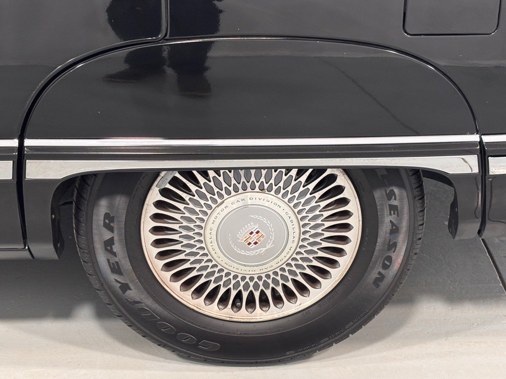 1993 Cadillac 60 Special Image 30