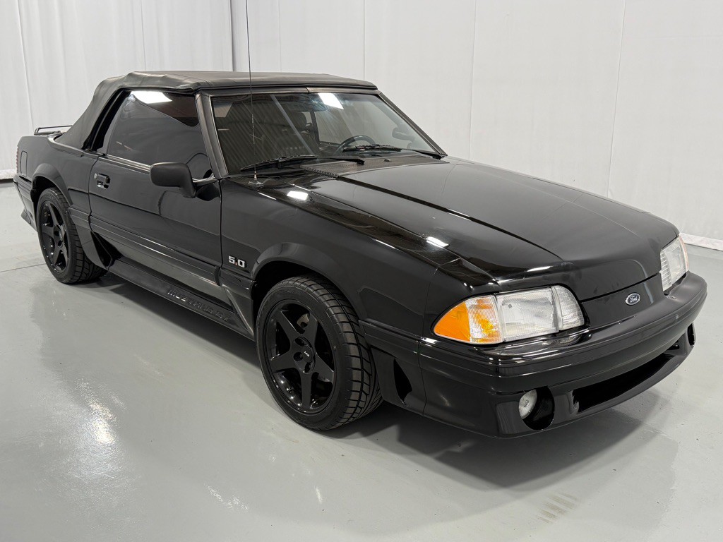 1992 Ford Mustang Image 3