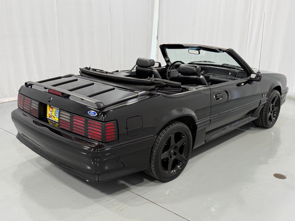 1992 Ford Mustang Image 5