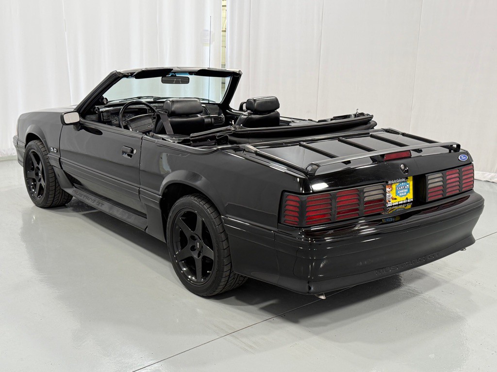 1992 Ford Mustang Image 7