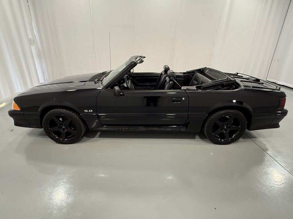1992 Ford Mustang Image 8