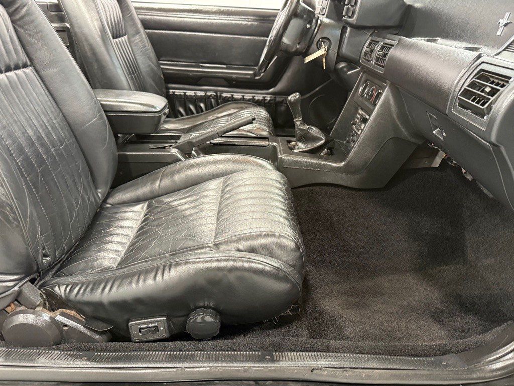 1992 Ford Mustang Image 19