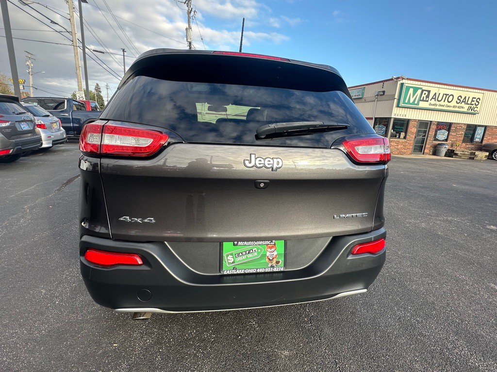 2015 Jeep Cherokee Image 11