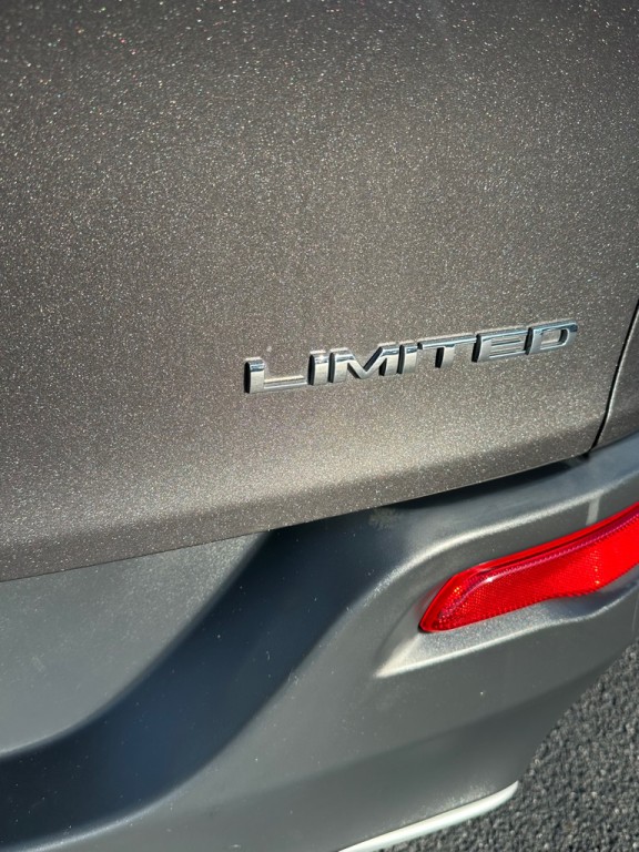 2015 Jeep Cherokee Image 12