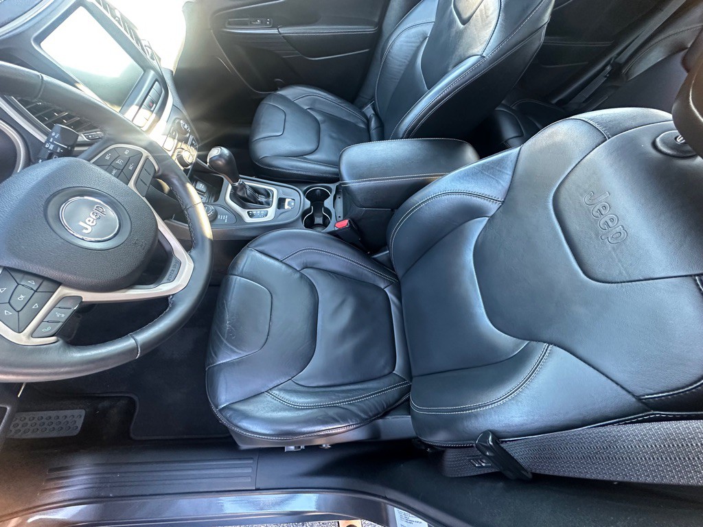 2015 Jeep Cherokee Image 19