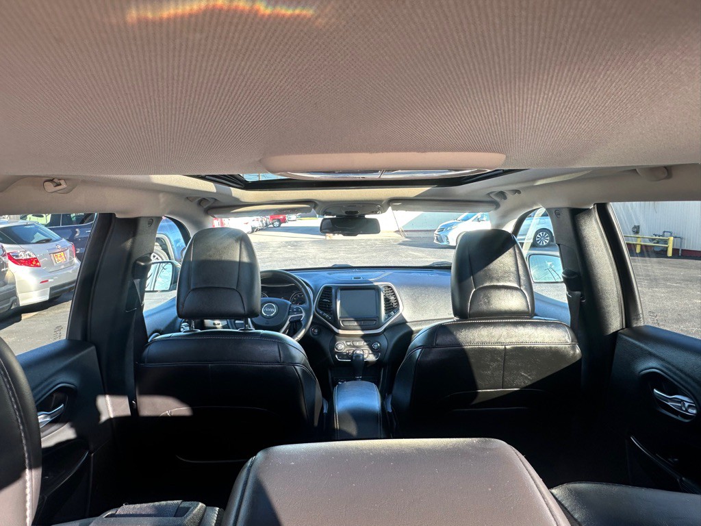 2015 Jeep Cherokee Image 21