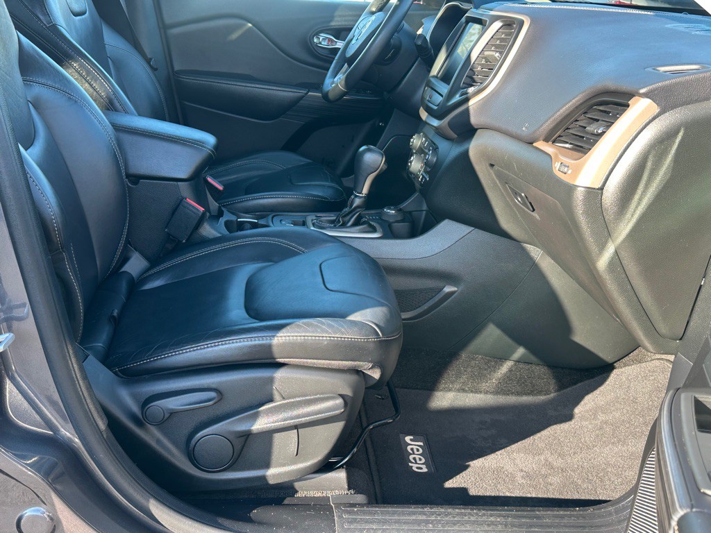 2015 Jeep Cherokee Image 22