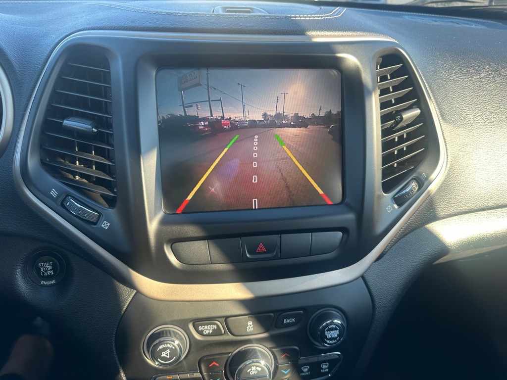 2015 Jeep Cherokee Image 26