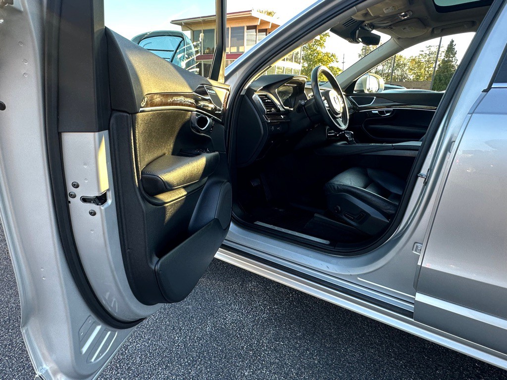 2016 Volvo XC90 Image 18