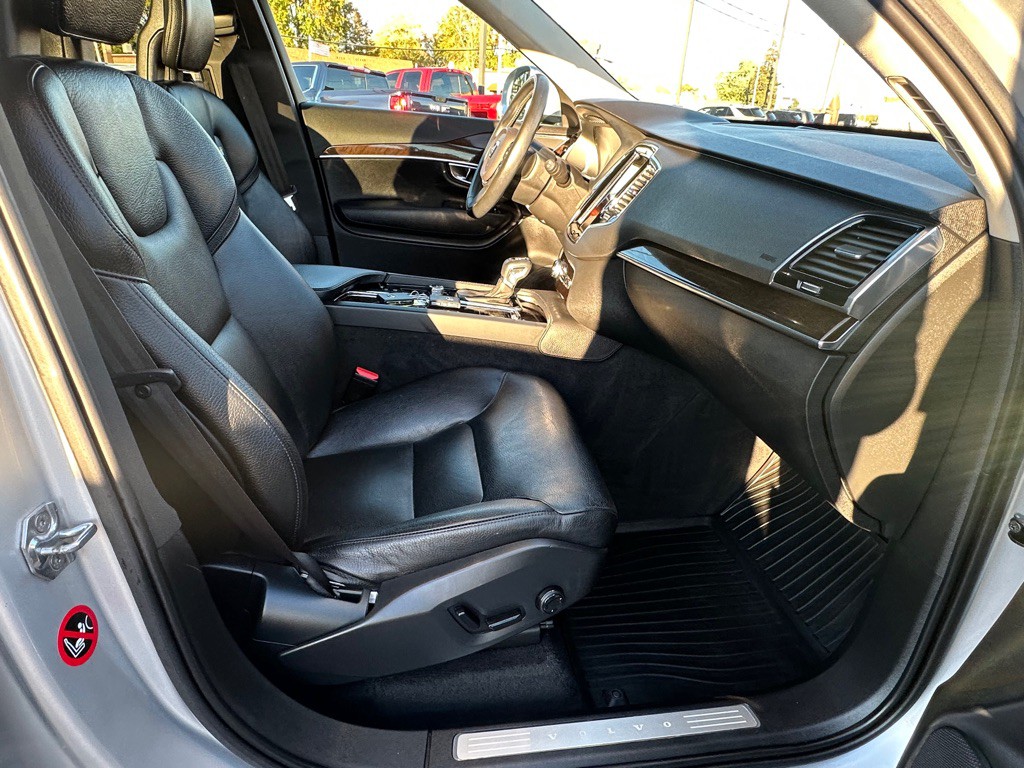 2016 Volvo XC90 Image 22
