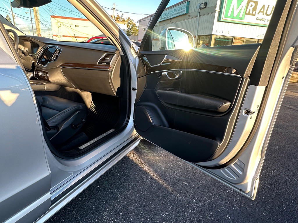 2016 Volvo XC90 Image 23