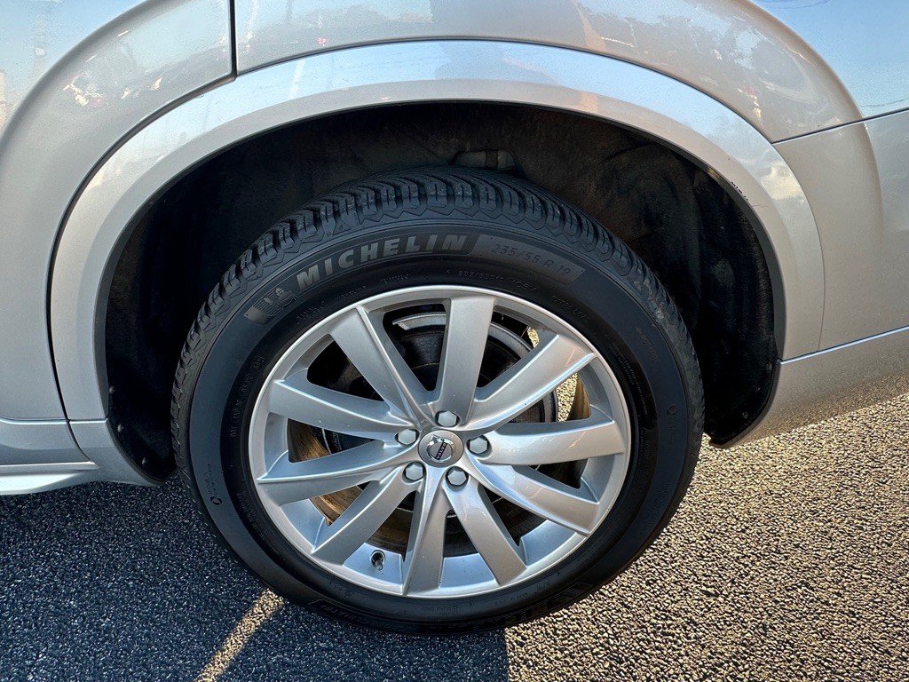 2016 Volvo XC90 Image 32