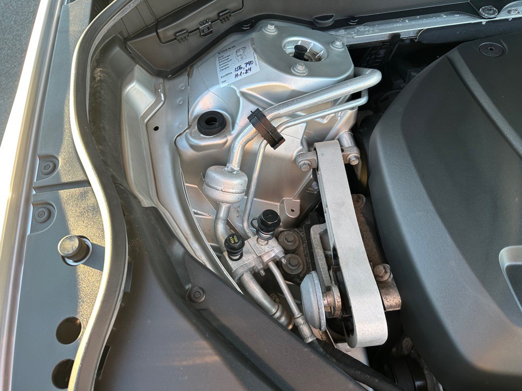 2016 Volvo XC90 Image 35