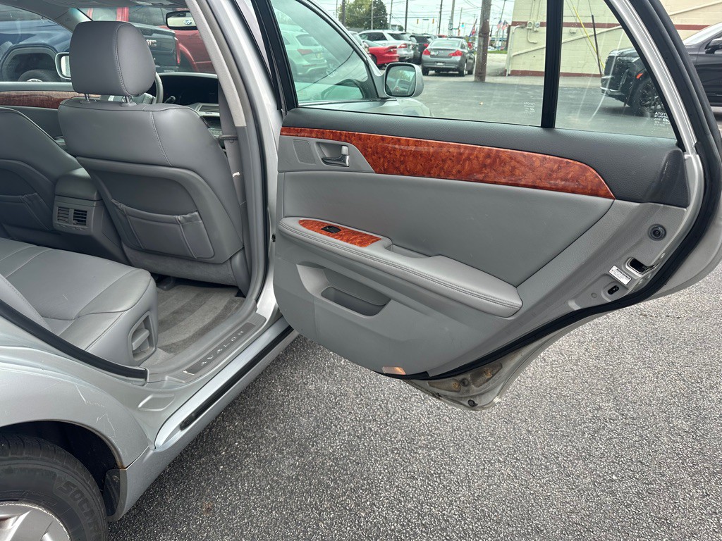 2006 Toyota Avalon Image 20