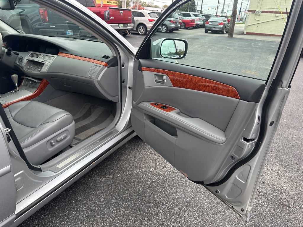 2006 Toyota Avalon Image 22