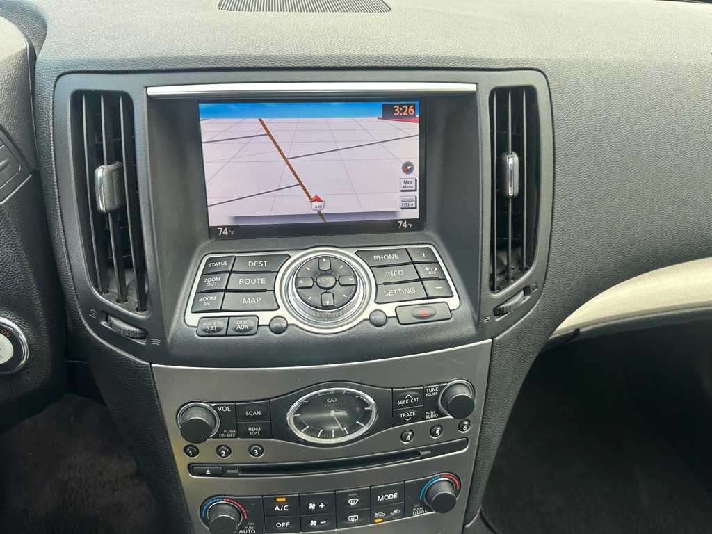 2013 INFINITI G37 Image 10