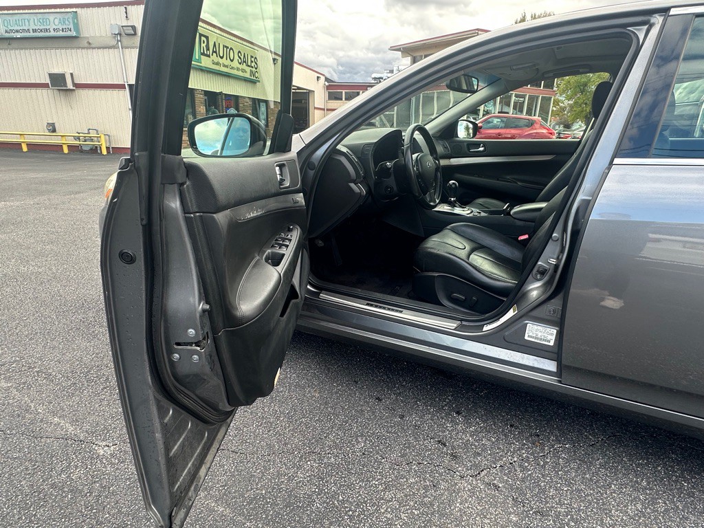 2013 INFINITI G37 Image 14