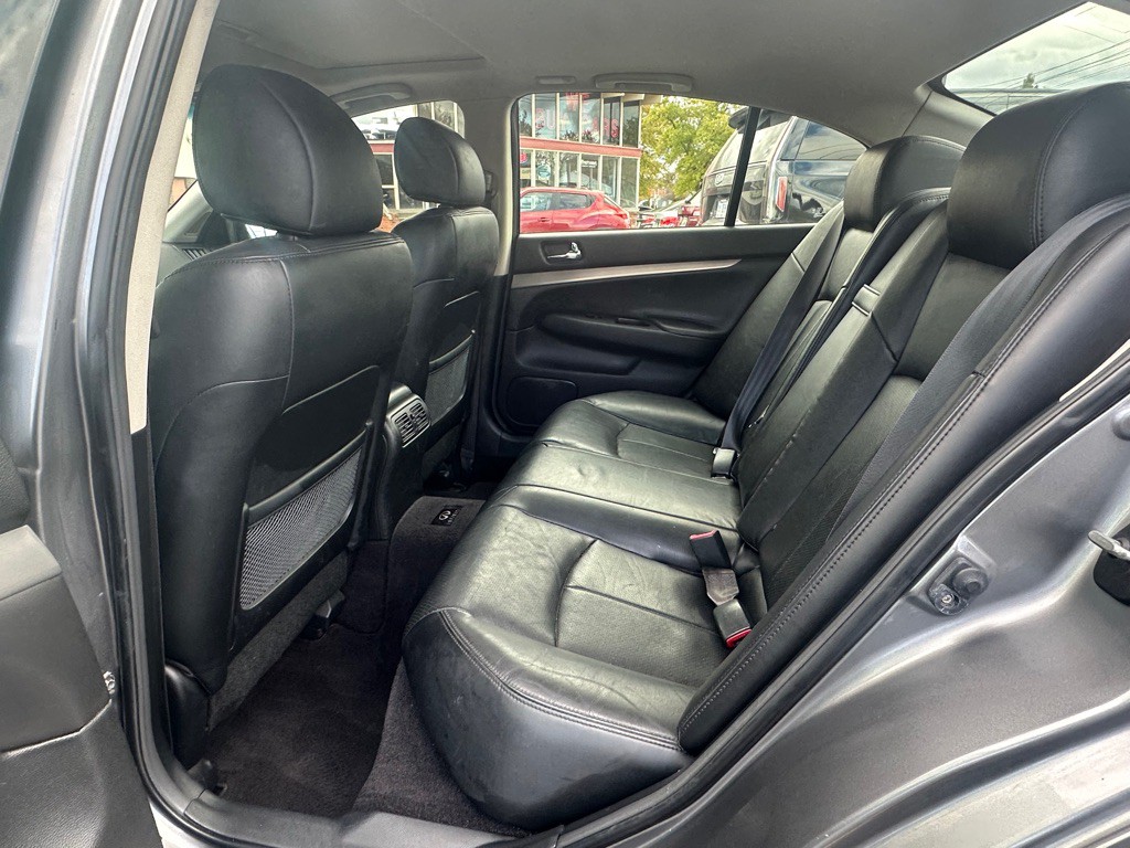 2013 INFINITI G37 Image 18