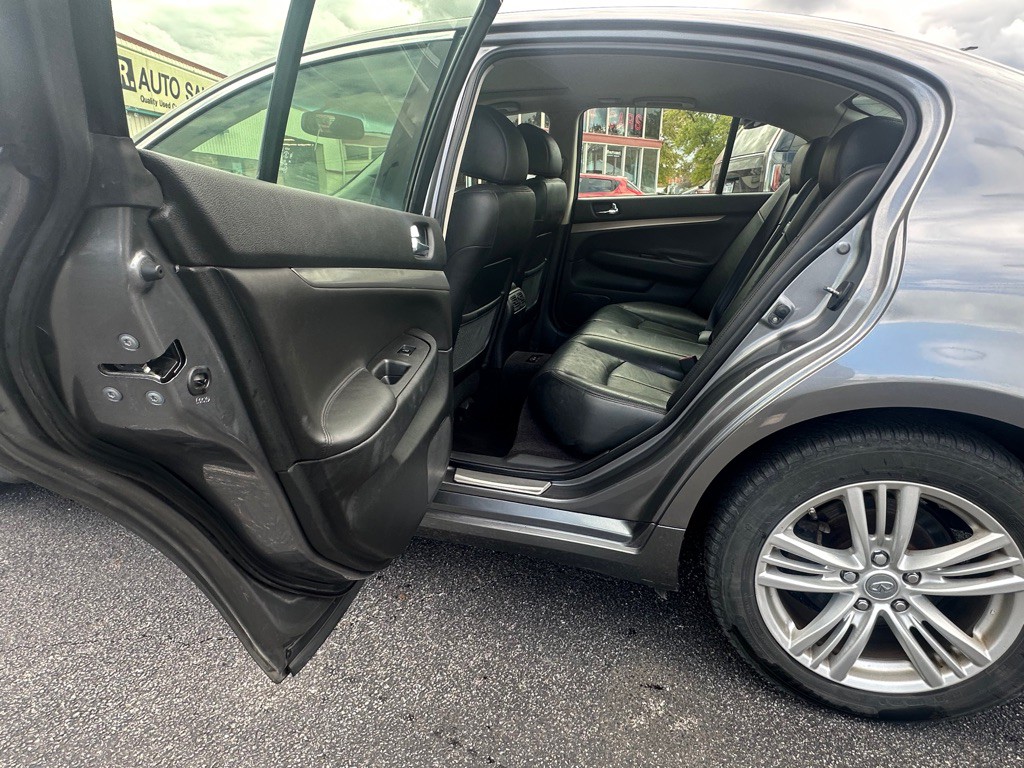 2013 INFINITI G37 Image 19