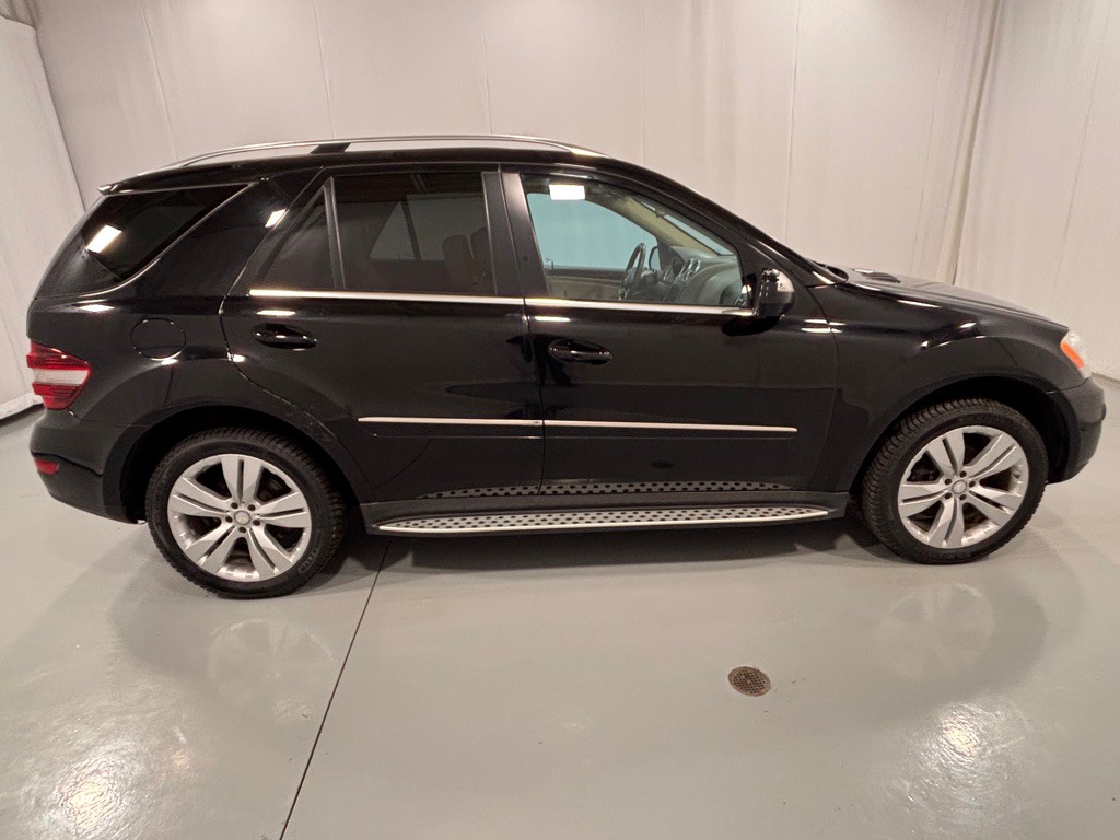 2010 Mercedes-Benz M-Class Image 4