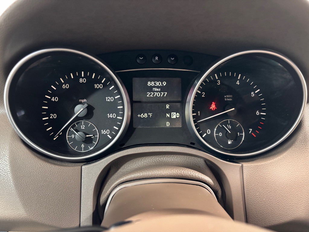 2010 Mercedes-Benz M-Class Image 15