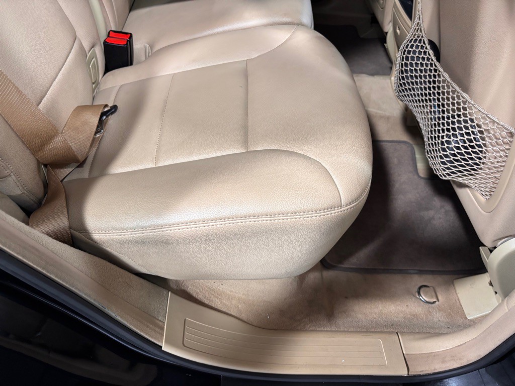 2010 Mercedes-Benz M-Class Image 24