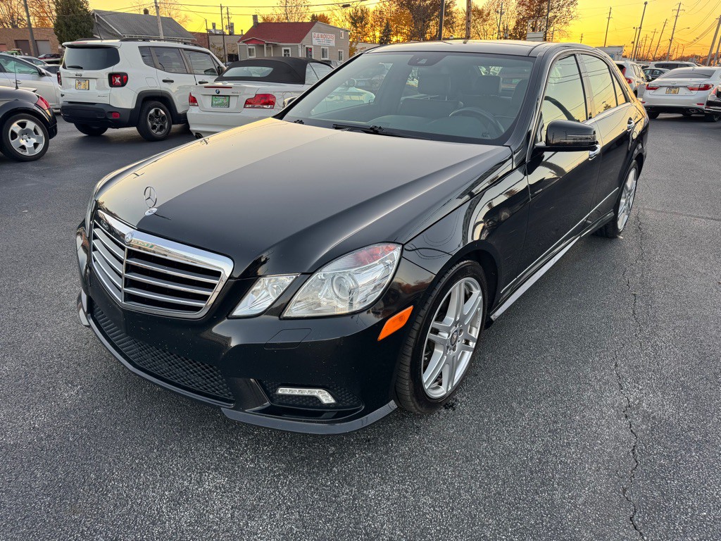 2010 Mercedes-Benz E-Class Image 2