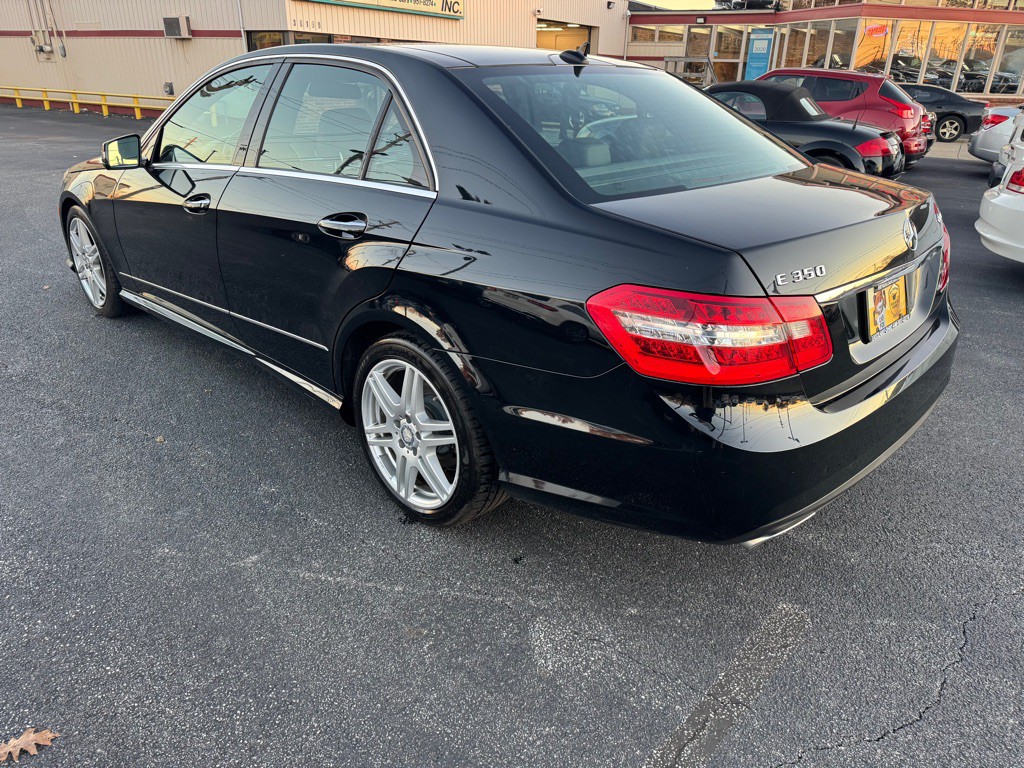 2010 Mercedes-Benz E-Class Image 4