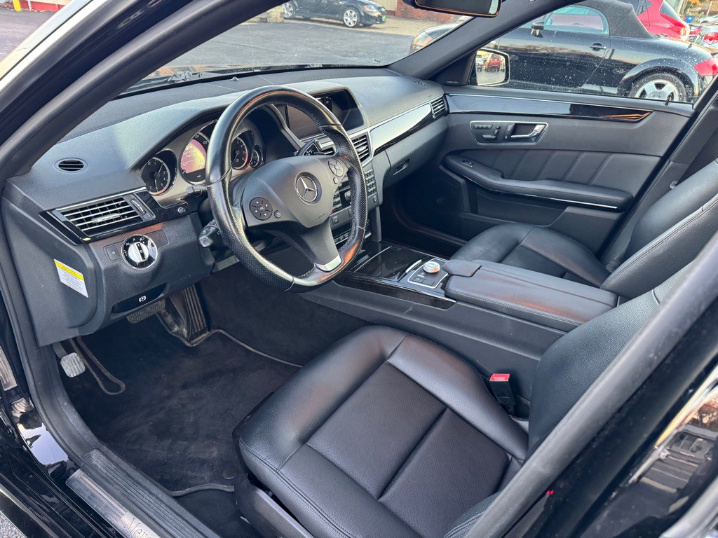 2010 Mercedes-Benz E-Class Image 15