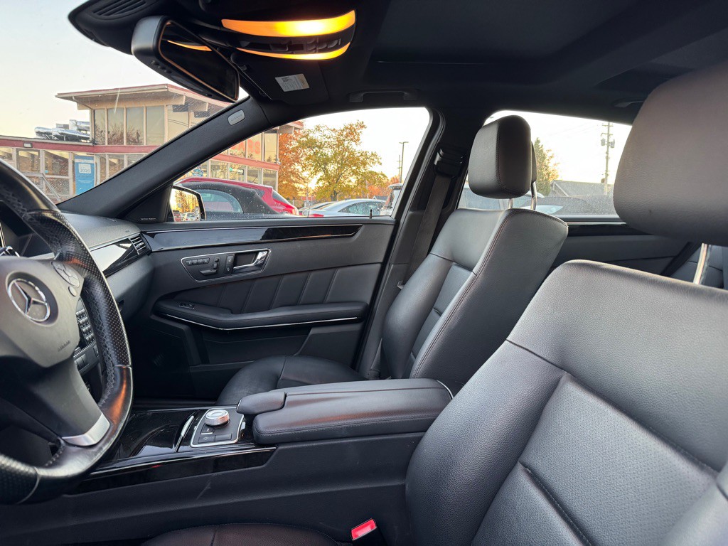 2010 Mercedes-Benz E-Class Image 16