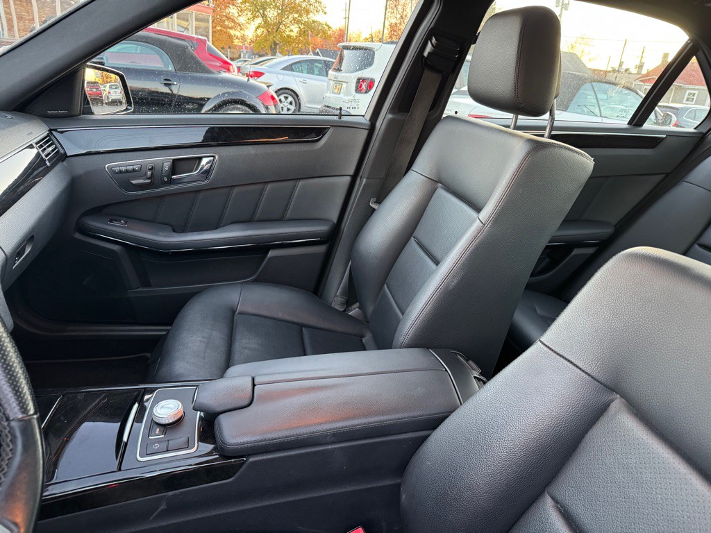 2010 Mercedes-Benz E-Class Image 18