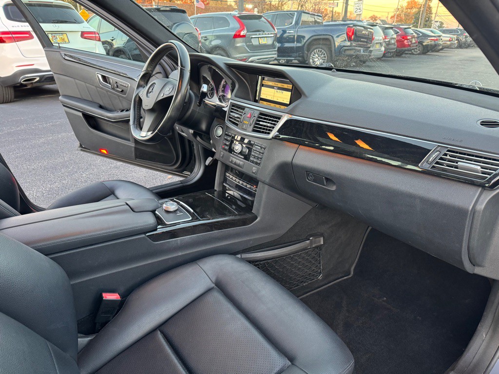 2010 Mercedes-Benz E-Class Image 27