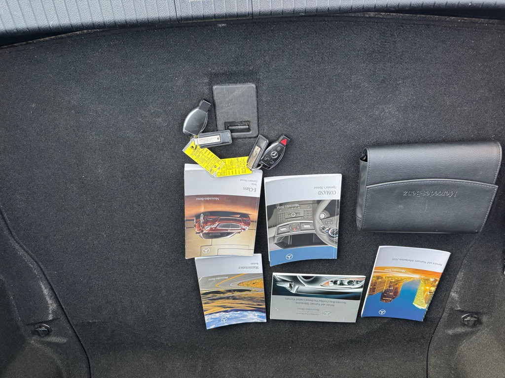 2010 Mercedes-Benz E-Class Image 33