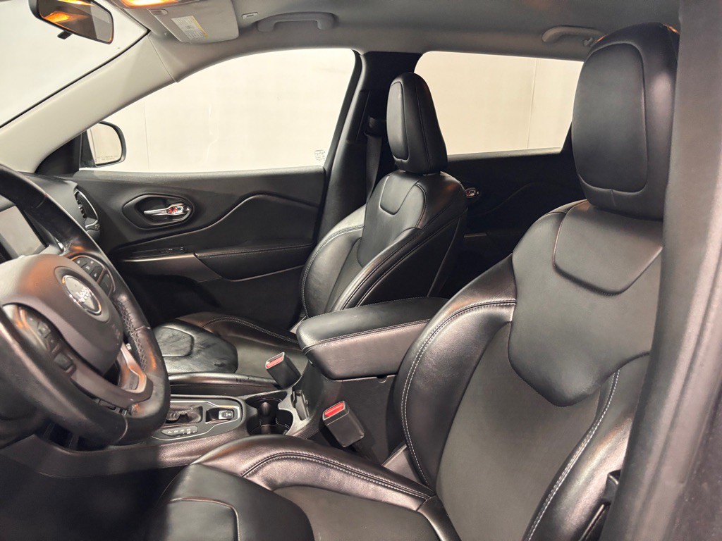 2019 Jeep Cherokee Image 12