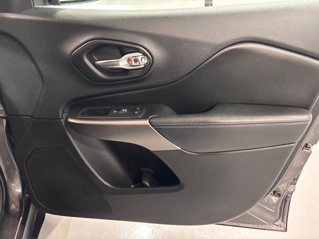 2019 Jeep Cherokee Image 20