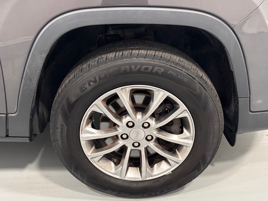 2019 Jeep Cherokee Image 32