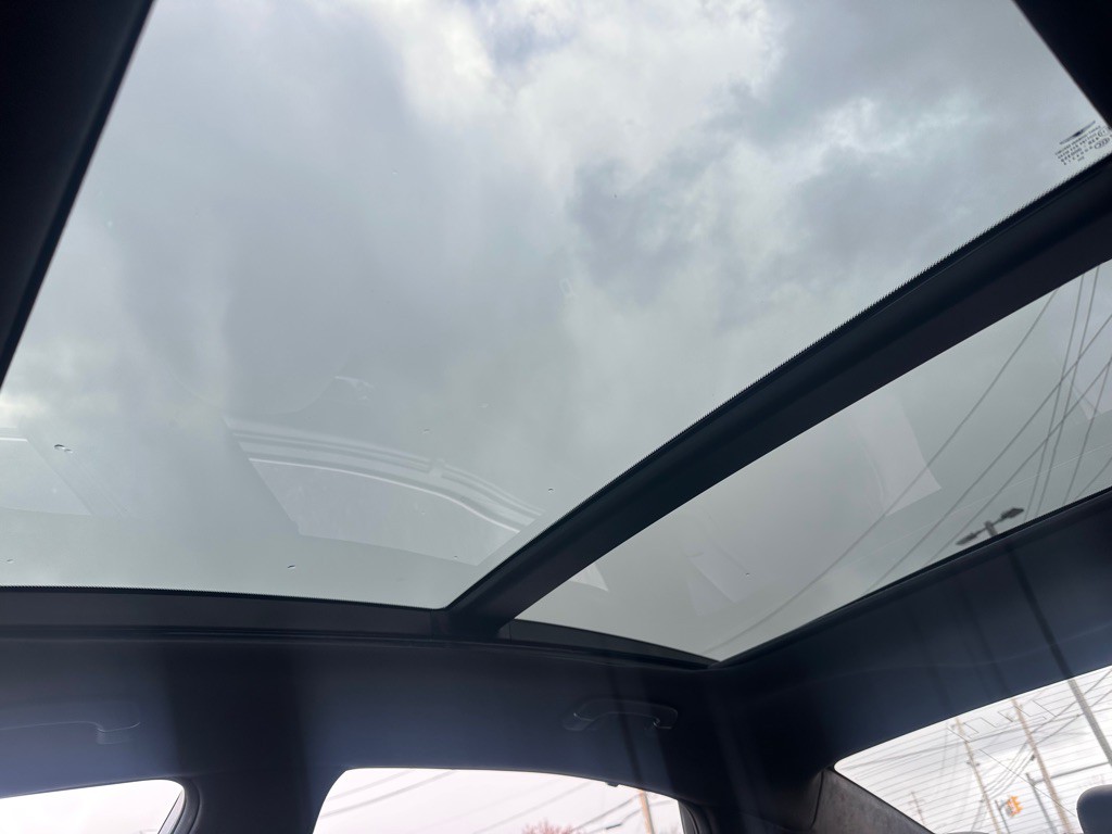 2018 Genesis G80 Image 14