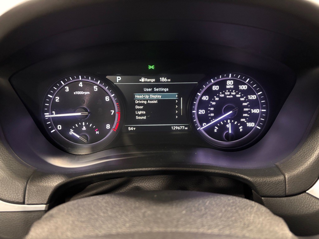 2018 Genesis G80 Image 17