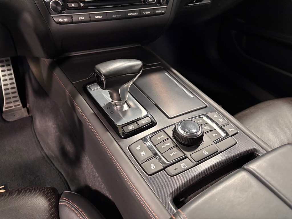 2018 Genesis G80 Image 21