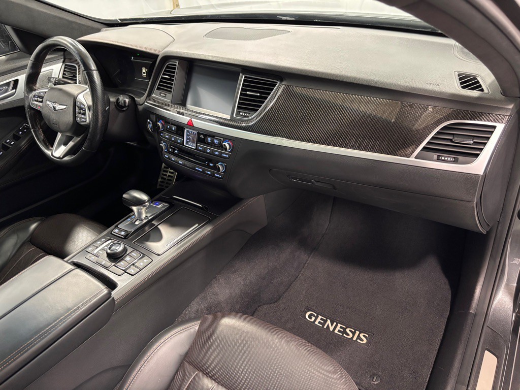 2018 Genesis G80 Image 23