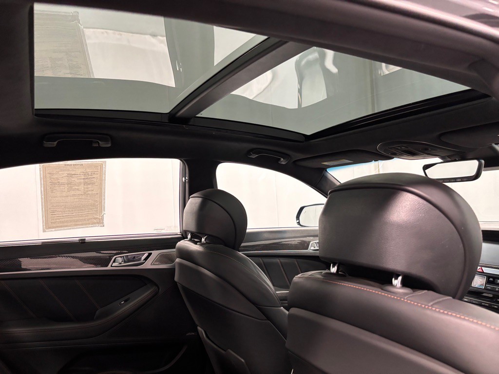 2018 Genesis G80 Image 32