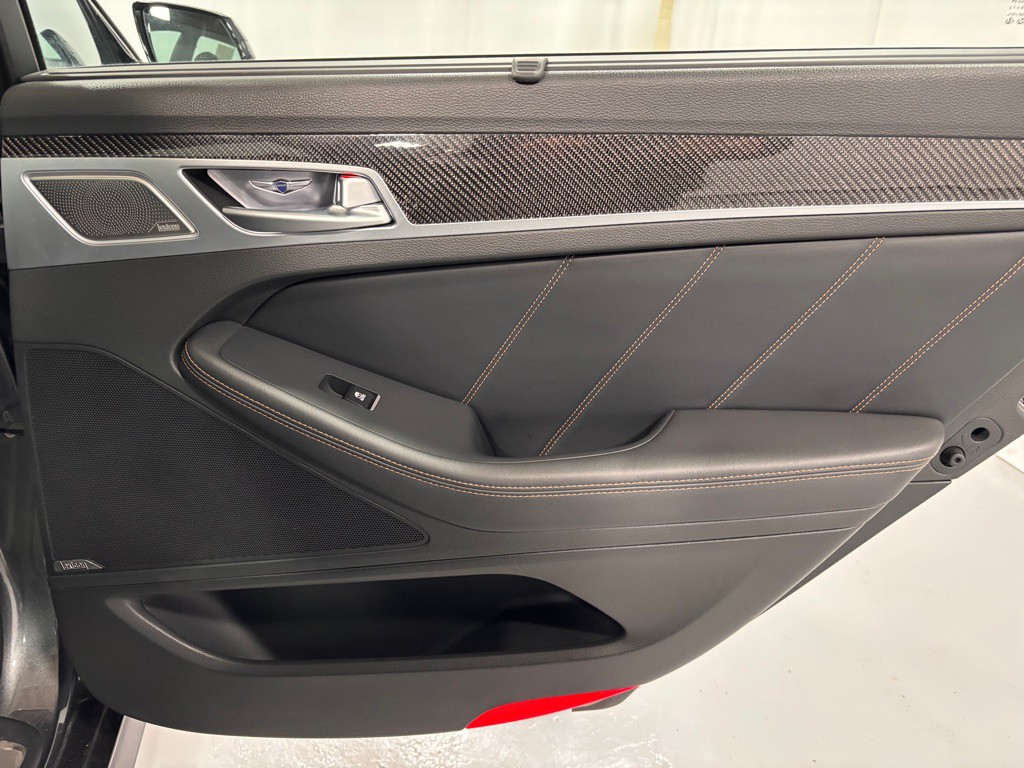 2018 Genesis G80 Image 33