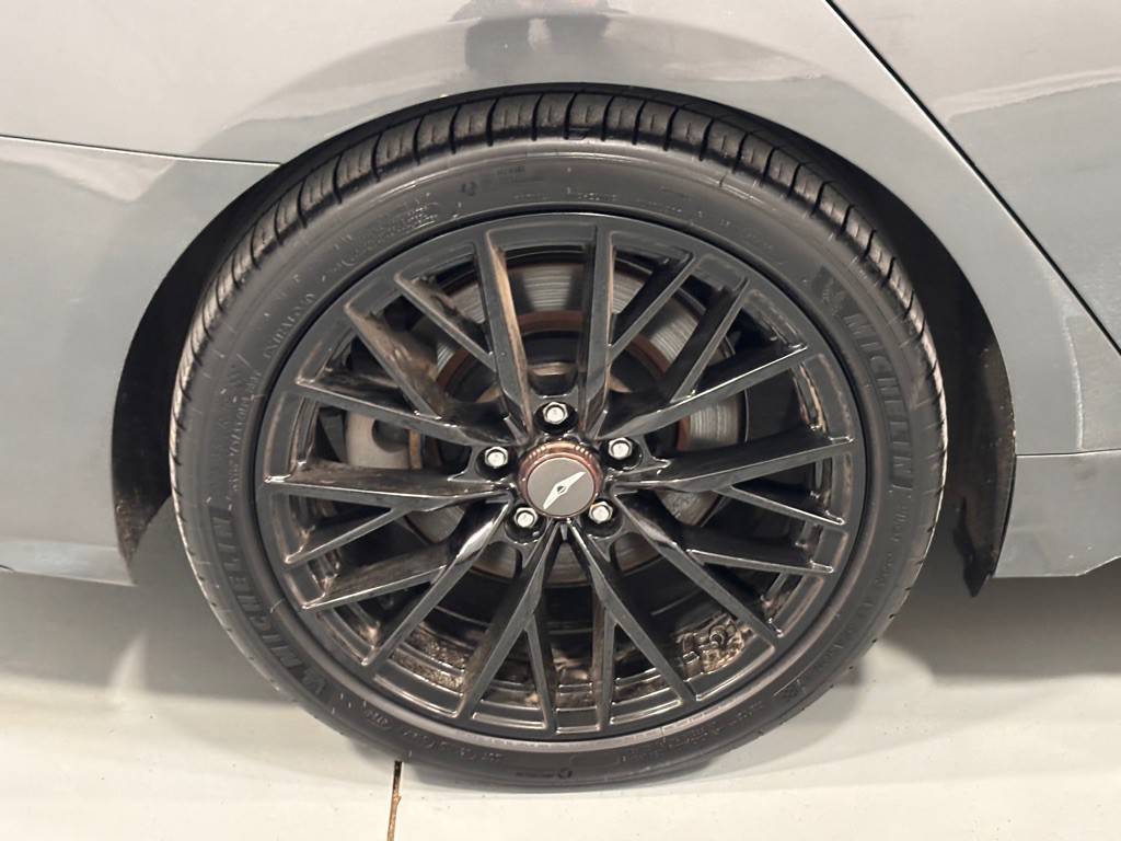 2018 Genesis G80 Image 39