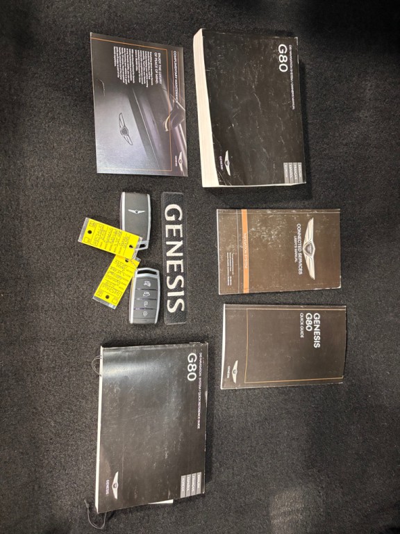 2018 Genesis G80 Image 43