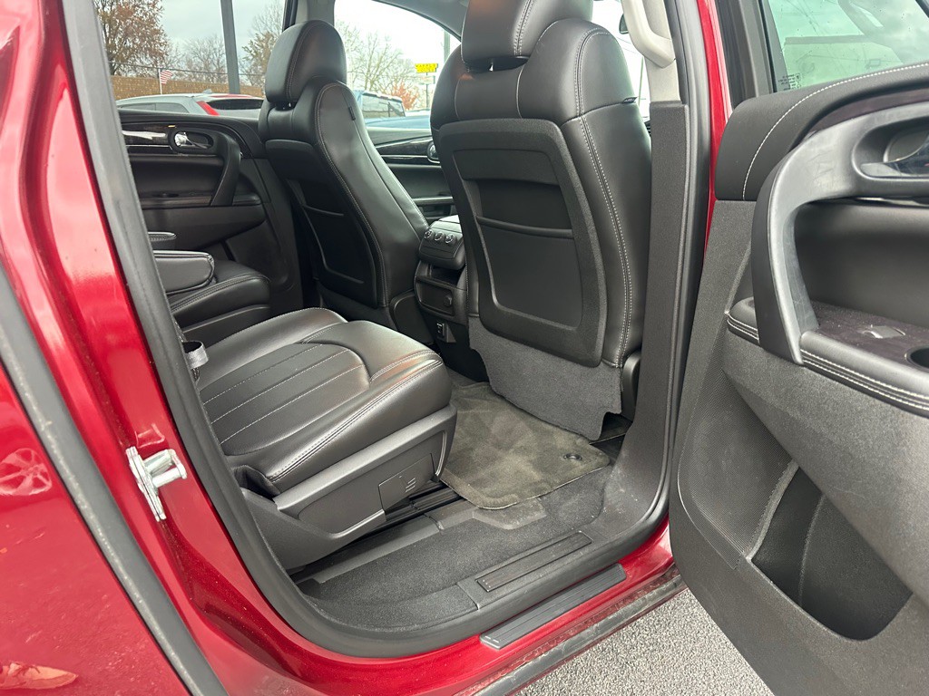 2015 Buick Enclave Image 16