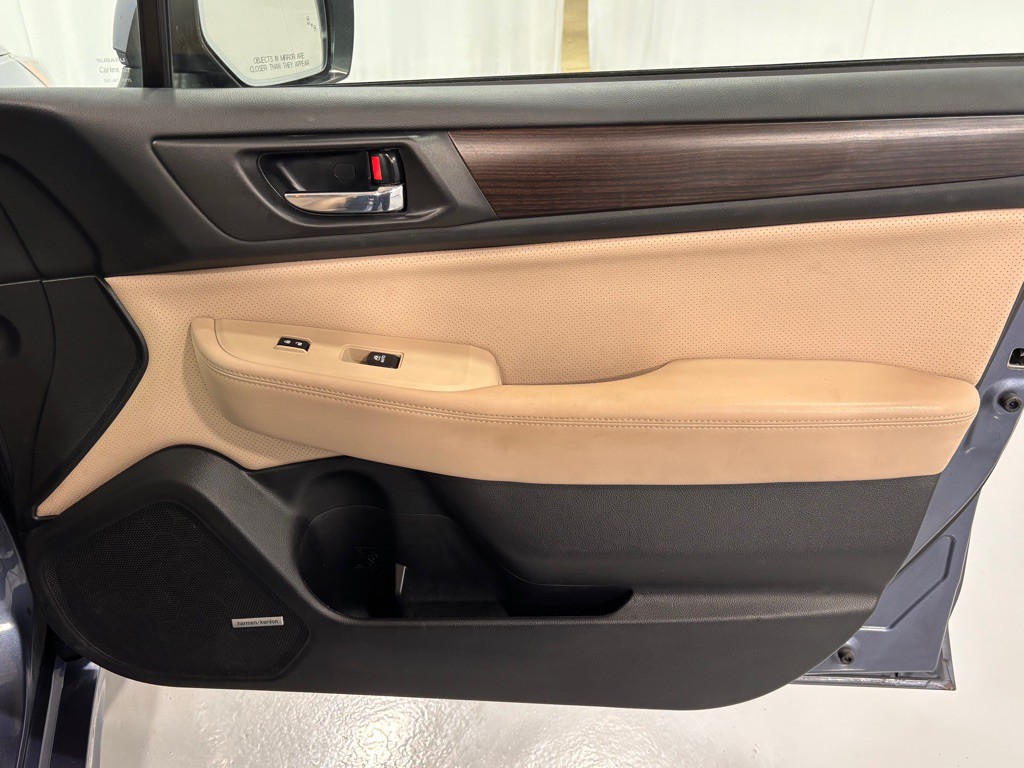 2016 Subaru Legacy Image 22