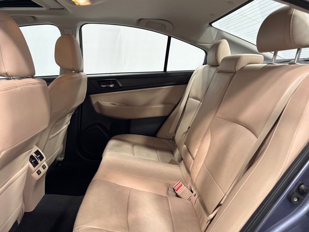 2016 Subaru Legacy Image 24