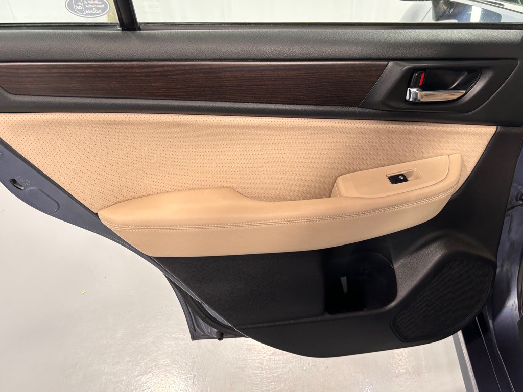2016 Subaru Legacy Image 25