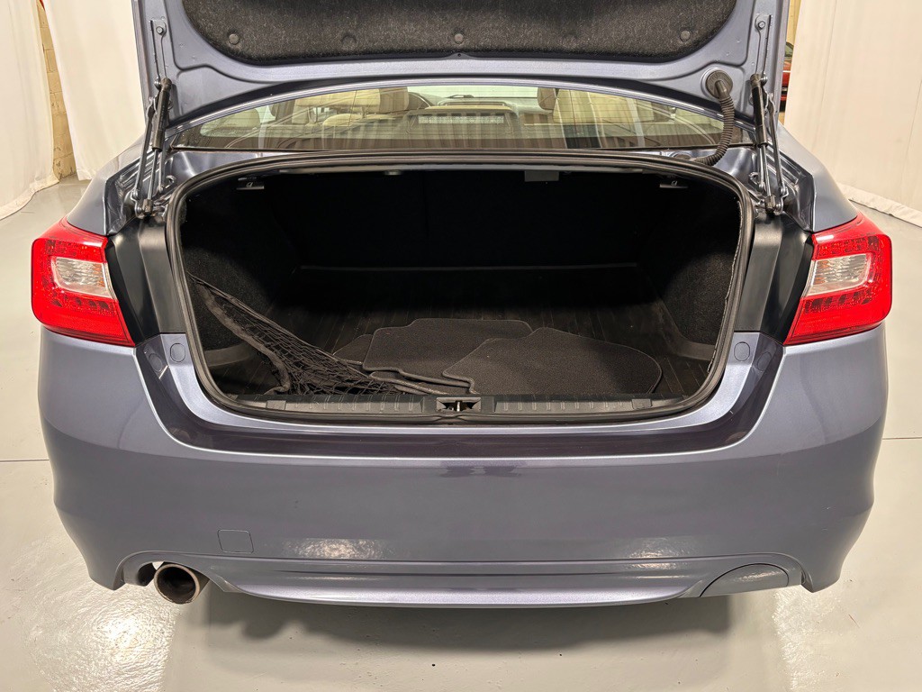 2016 Subaru Legacy Image 30